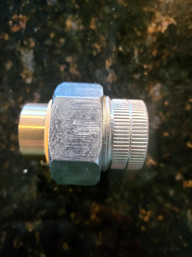 Dielectric Union Pipe Pressure Fitting FIP Brass x Zinc Coat Steel