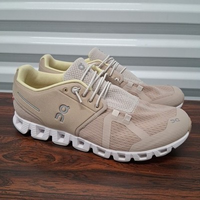 On Cloud 5 Sneakers Running Sand Pearl Shoes Women s Sz 8.5 GREAT CONDITION!