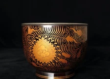 Beautiful Arabesque design lacquer bowl, Edo period  19h c ZL33