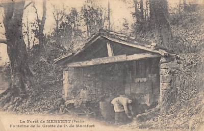 Old postcard 85 La Foret de Mervent Fontaine de la Grotte du P.de Montfort