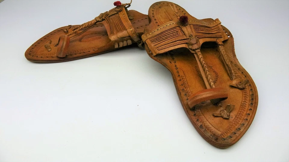 Туфли/сандалии в индийском стиле (Колхапури) MyChaps - цвет сандалового дерева с красной лентой - Изображение 4 из 4