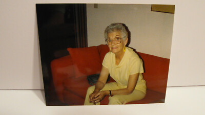 1980S VINTAGE FOUND PHOTOGRAPH ORIGINAL ART COLOR PHOTO OLD LADY SMOKING COUCH