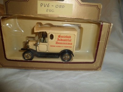 LLEDO MODEL T FORD VAN SOCIEDAD DOMINICANA