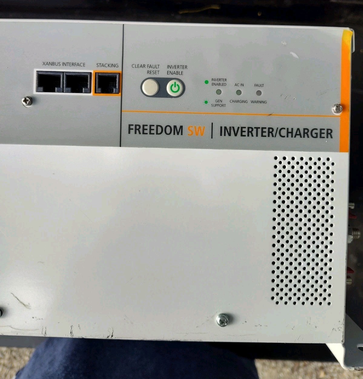 Xantrex Freedom SW3012 SW 815-3012 Inverter/Battery Charger 3000W For Parts