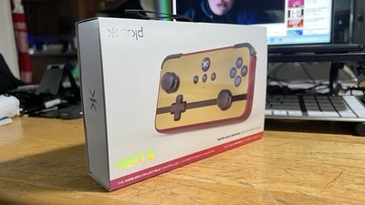 CRKD Neo S Retro Gold Wireless Controller Compatible with Switch, PC, Mobile, TV
