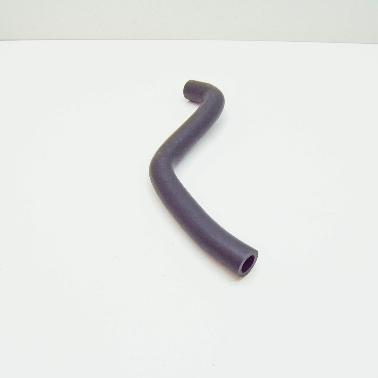 BMW 3 E30 Kurbelgehäuseentlüftungsschlauch 11151284762 1284762 NEU  