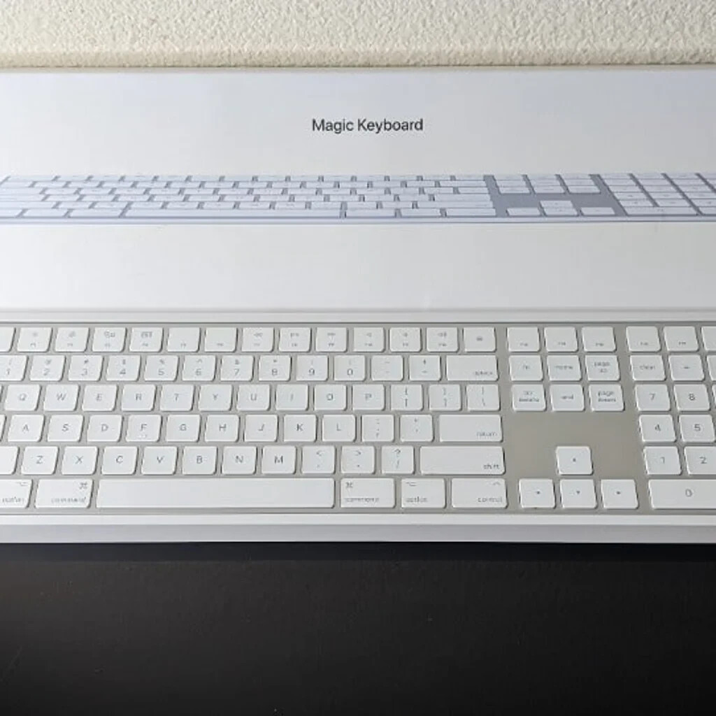 Apple Magic Keyboard with Numeric Keypad Silver MQ052LL/A Wireless