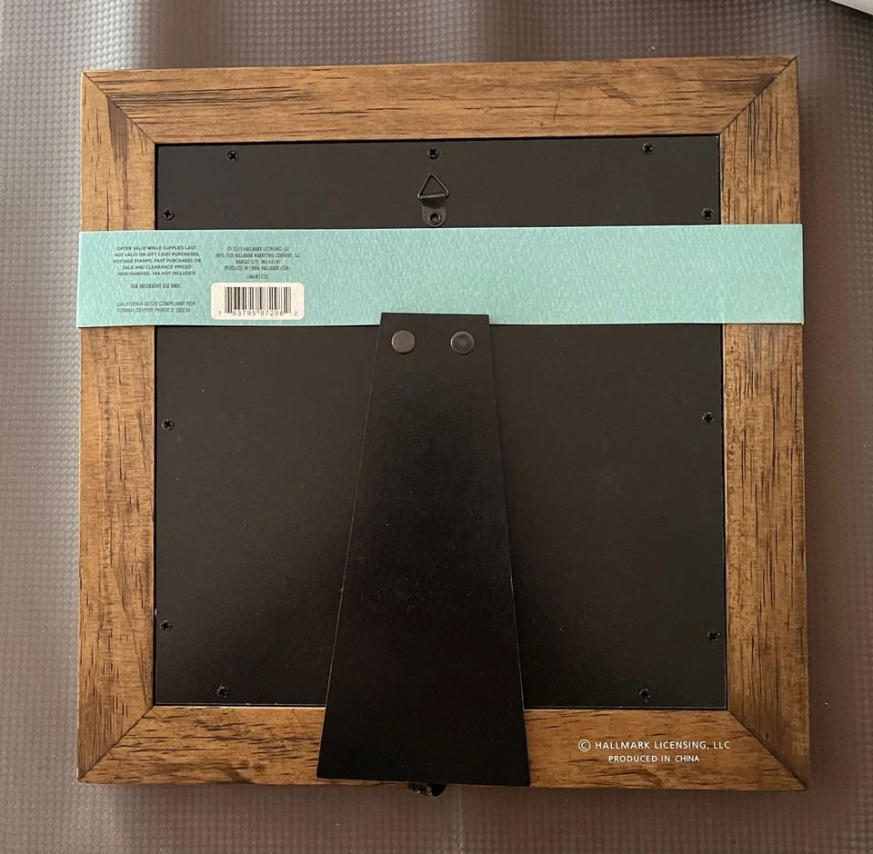 HALLMARK 2015 Desktop Pinboard with 4 Pins for Photos, Notes, More. Brand New. - Image 2 of 2