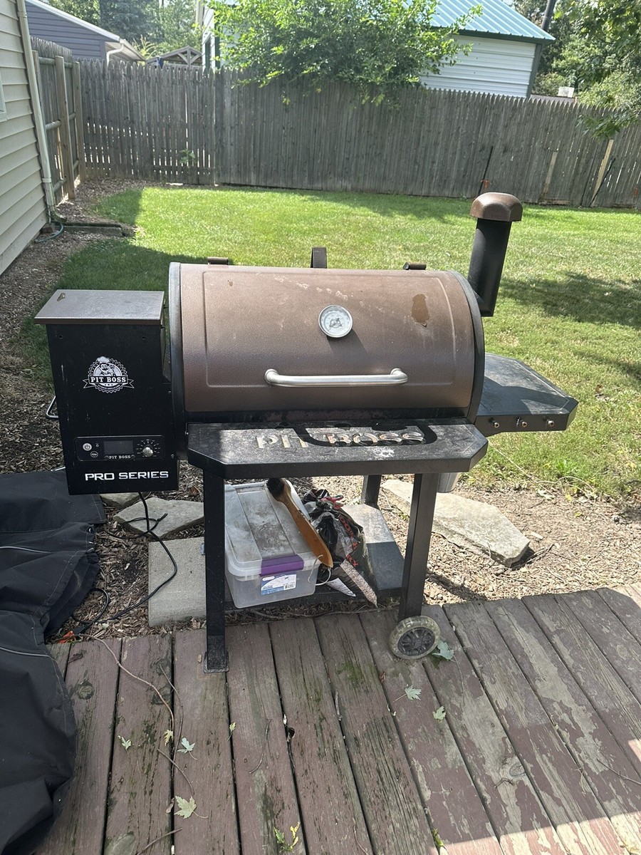 Pit Boss Pro Series 850-Sq in Hammertone Pellet Grill