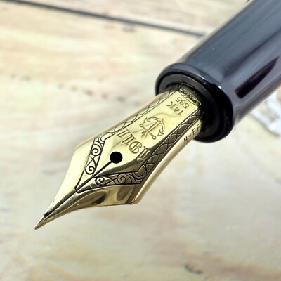 EUC] SAILOR 1911 FOUNDED FOUNTAIN PEN 14K-585 GOLD BLACK NIB