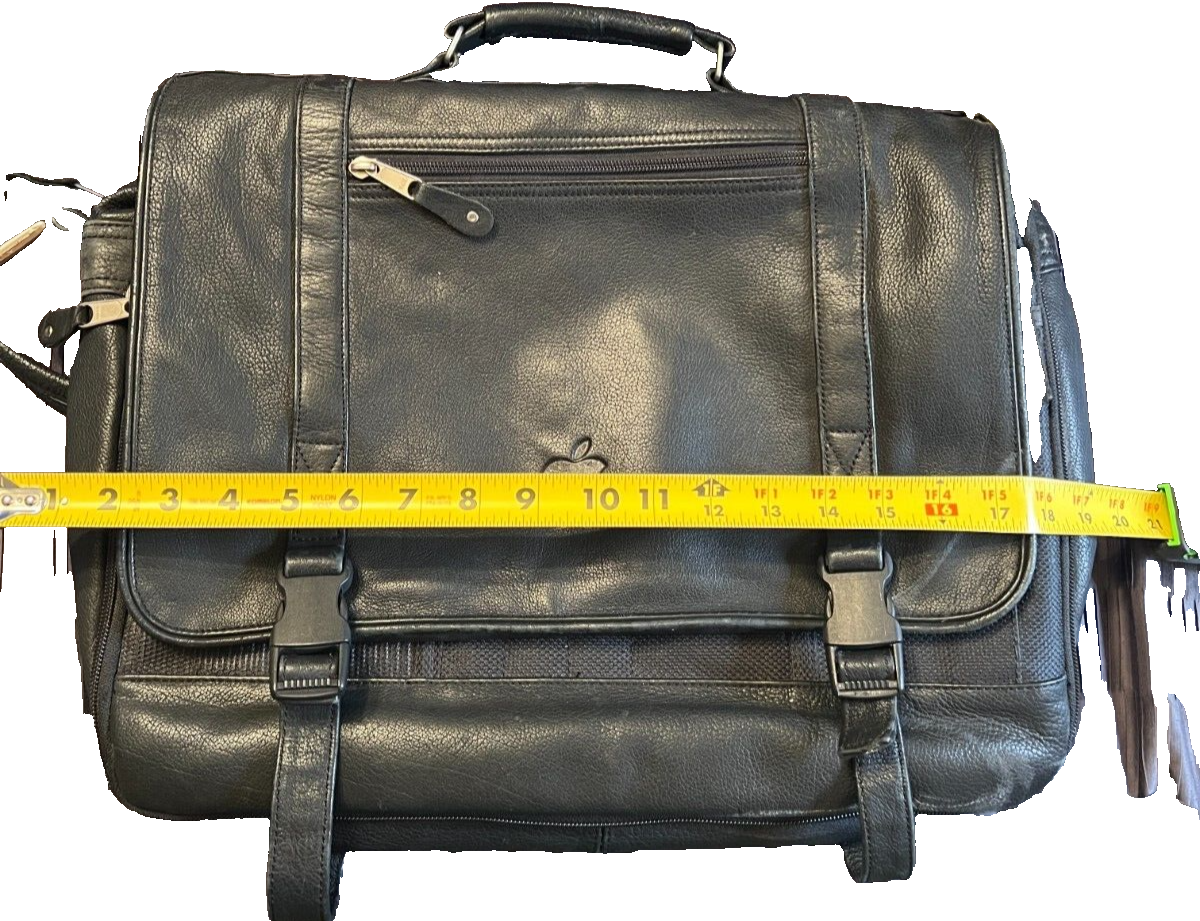 Canyon Outback Leather Goods Black Laptop Bag Apple Logo 17 in x 
