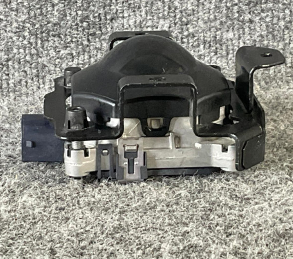 2021-2023 Maserati Ghibli Levante Cruise Control Radar Sensor Unit OEM 670153466