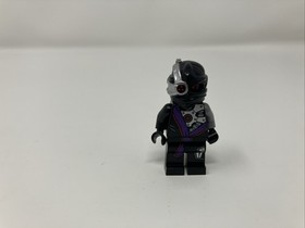 LEGO 5002144 Ninjago: Toys R Us Exclusive Dareth vs Nindroid Complete