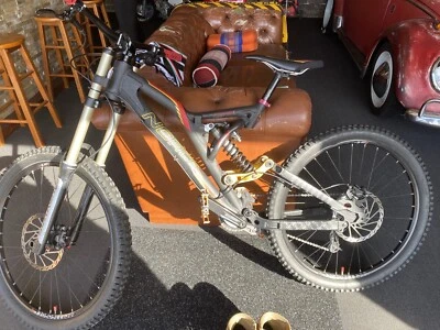 gumtree downhill mountain bike