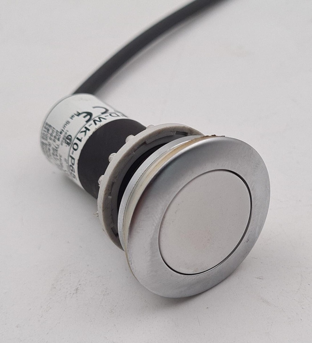Eaton C30C-FD-W-K10-P65 IEC 60947-5-1 Pushbutton Illuminated
