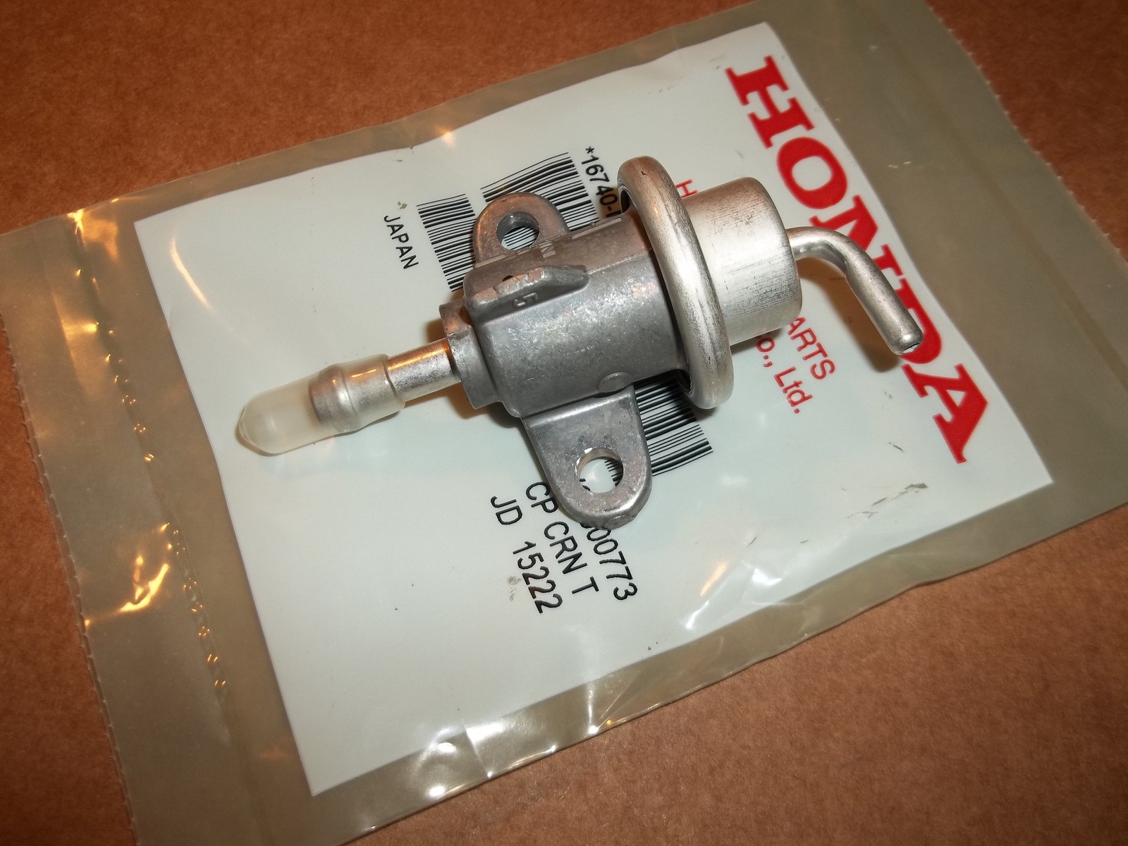 New OEM Honda Fuel Pressure Regulator VTX1800 VTX 1800 C R S 2002 2003