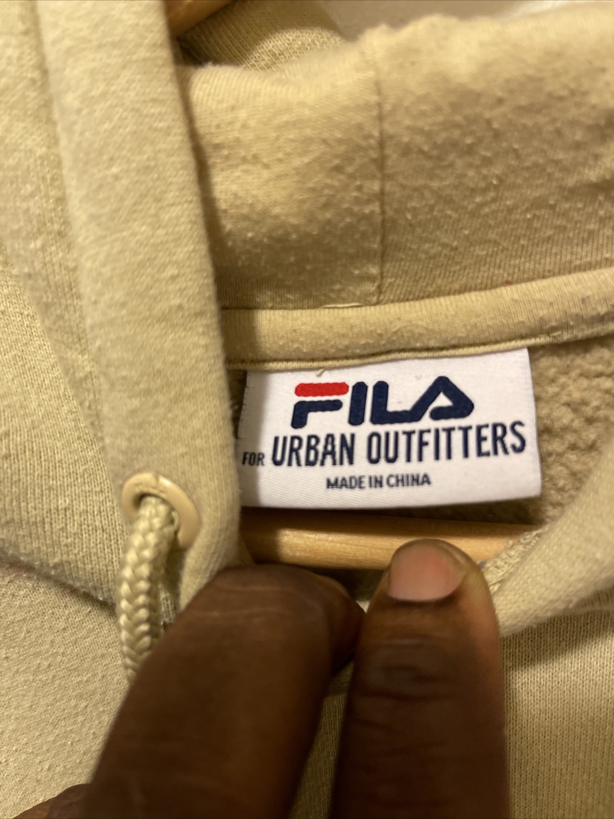 Felpa con cappuccio FILA Spell Out Color Tan Block taglia media Y2K