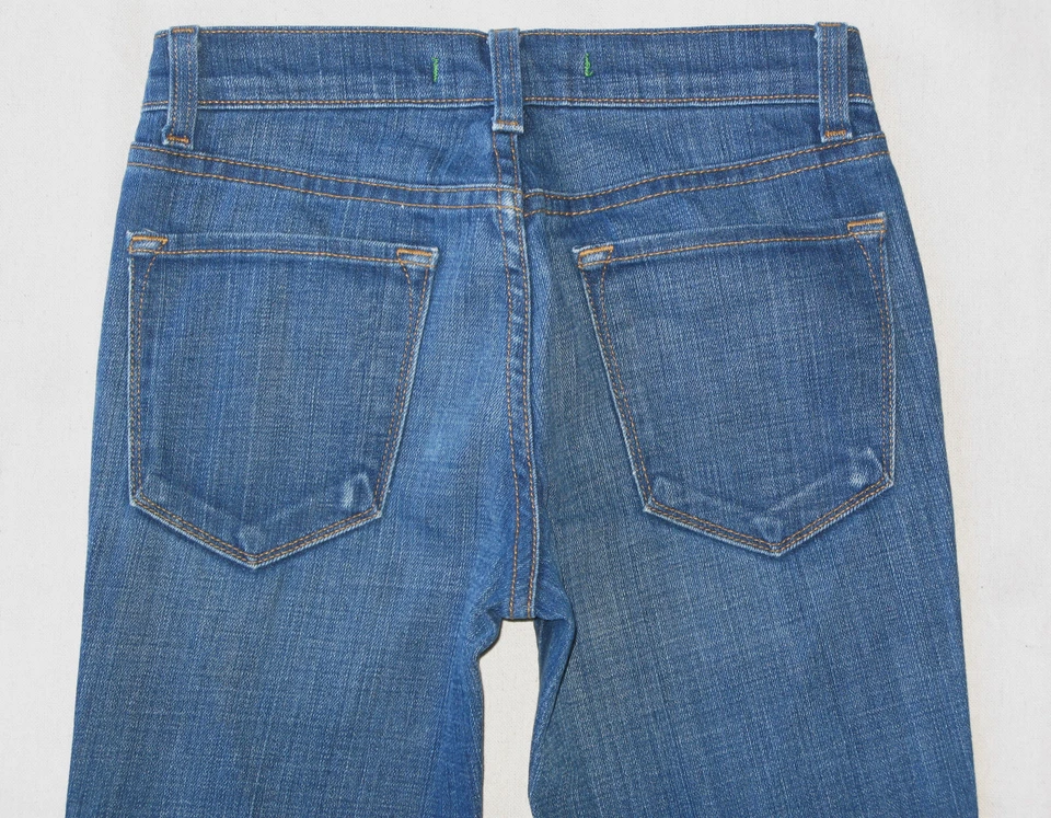 Jeans Bootcut de tiro medio marca J para niñas pequeñas talla 14 azul desgastado + elástico L 31 Foto 2 de 4