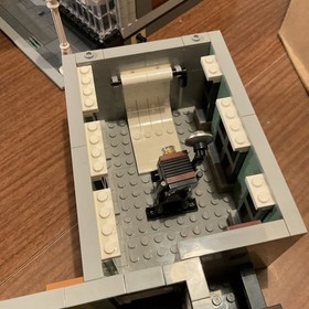 LEGO Creator Expert Assembly Square 10255 Retired Set - No Box or Instructions