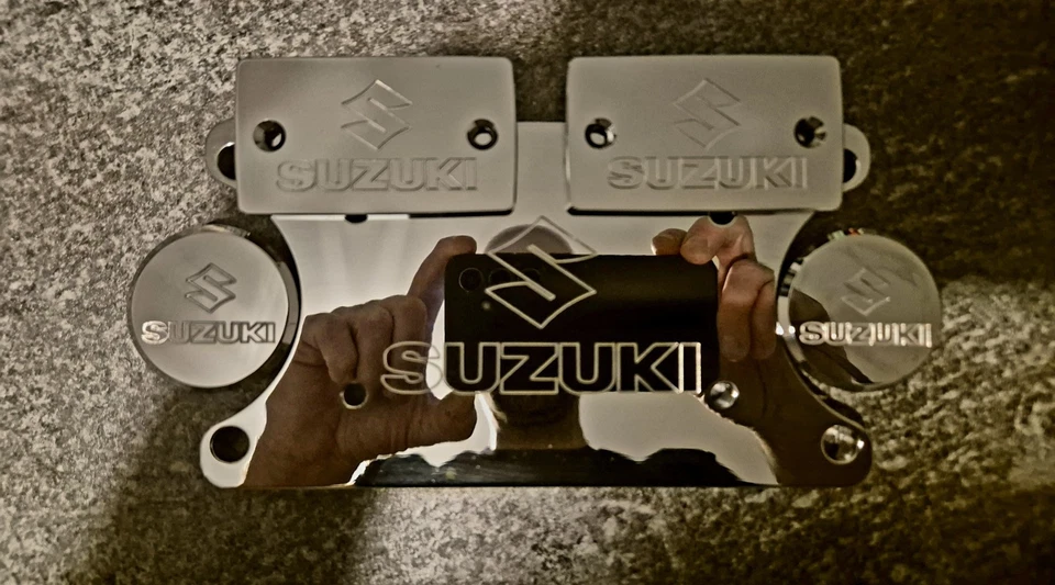 Suzuki Bandit 1200 Mk1 Fork Brace Fender Plate-swingarm caps+Fluid Cap Set! - Image 2 of 2