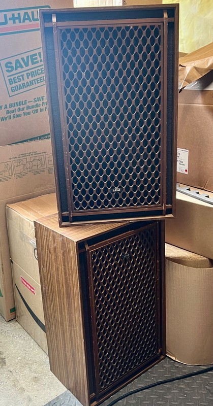 VINTAGE AKAI SW-156  STEREO SPEAKERS -  PAIR - FIXER UPPER