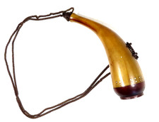 NICE 18TH CENTURY RIFLEMAN'S POWDERHORN WITH ORIGINAL CHAIN SLING