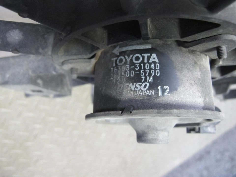 01-05 LEXUS JCE10L IS300 MOTOR RADIADOR VENTILADOR DE REFRIGERACIÓN CUBIERTA MOTOR OEM Foto 4 de 4