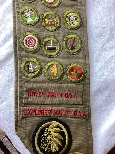 Vintage Older Boy Scouts of America Sash With 73 Merit Badges Rover Explorer - Picture 5 of 10