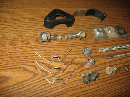1983 SP500 HEADLIGHT SCREWS + FITTINGS HARDWARE SUZUKI SP 100 125 250 400 500 - Picture 3 of 3