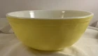 Vintage Yellow PYREX Large Nesting Mixing Bowl 4 QT #404 Primary Color 10”