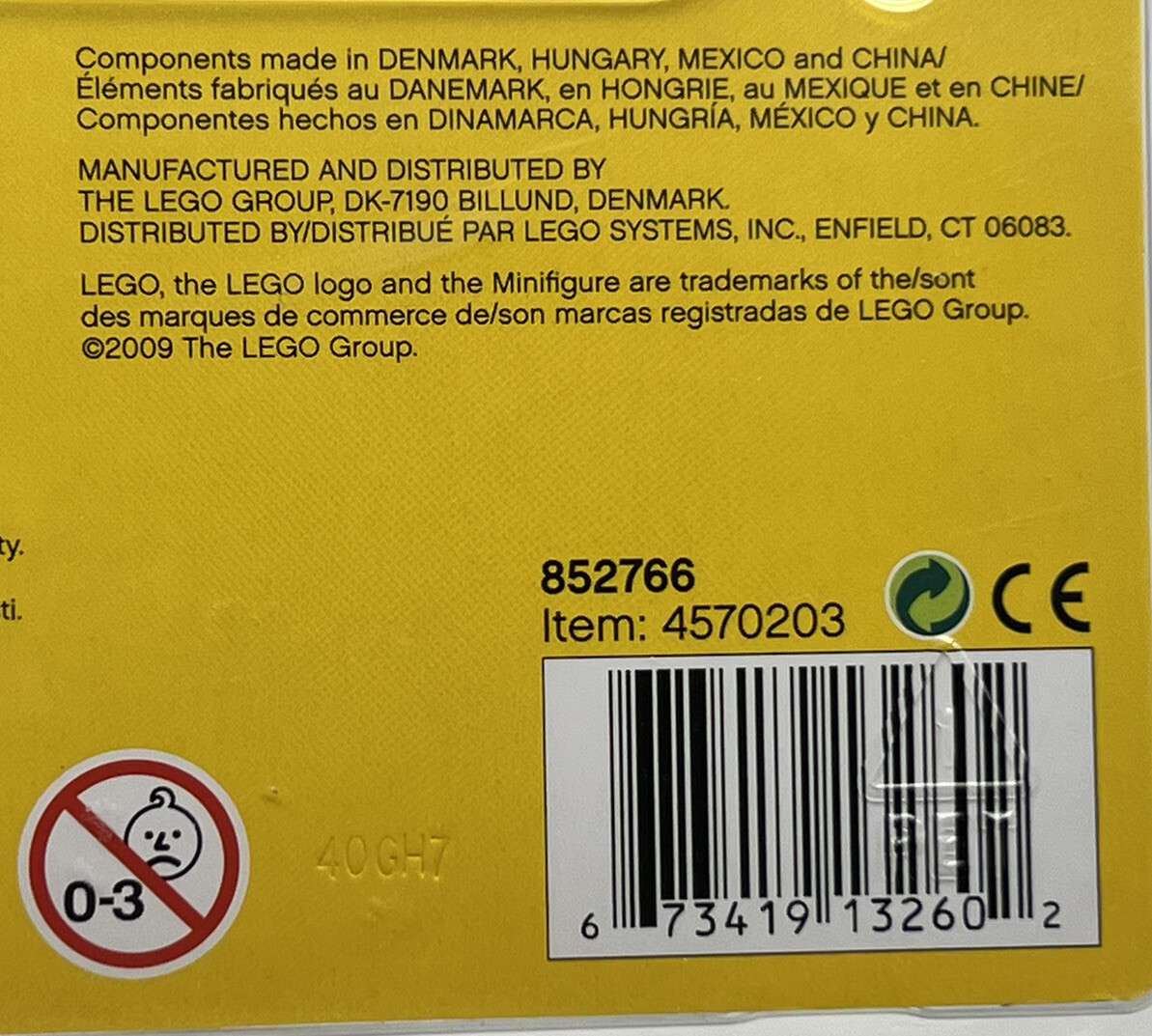 Lego Build a Minifigure 2009 Sombrero Basketball Boombox Grunge Guitarist