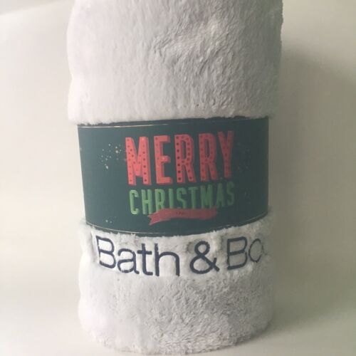Bath & Body Works Christmas Blanket New - Picture 1 of 5