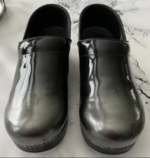 GRAY METALLIC DANSKOS SIZE 39-pre-owned