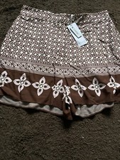 BNWT Billie Ladies Size 14 Brown Multi Shorts With 1/2 Elastic waist