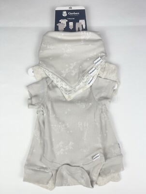 Gerber Newborn 7 Piece SET for Boy including 2 Bodysuits &Bottoms and 3 Bibs NEW