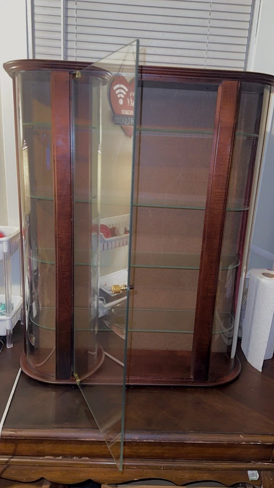 Armario baratija perfecto estado (vidrio curvo) Foto 4 de 4