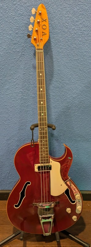 1967 Vox Apollo IV Bass Guitar / Wine