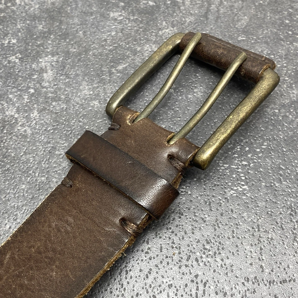 Cinturón de cuero Abercrombie & Fitch con tachuelas flor de desplazamiento 2 puntas marrón medio Foto 2 de 4