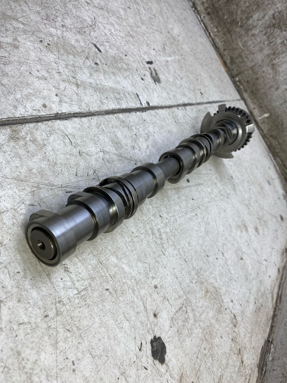 2020-2025 ASTON MARTIN DBX 4.0L V8 M177 LEFT DRIVER SIDE ENGINE INTAKE CAMSHAFT