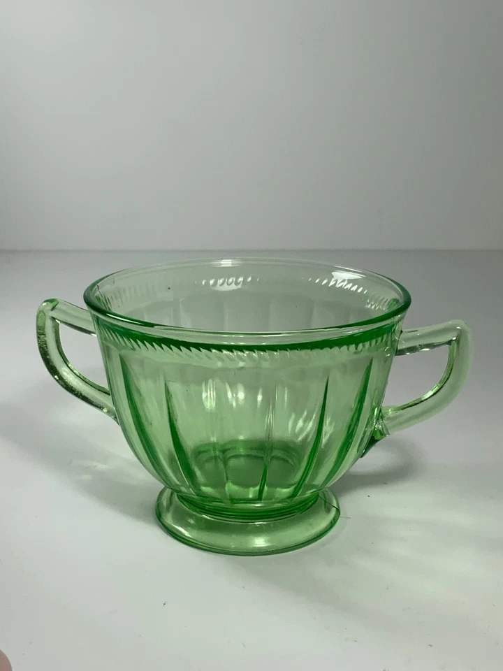 Azúcar y crema de vidrio de uranio estriado de vidrio federal vintage Foto 2 de 4