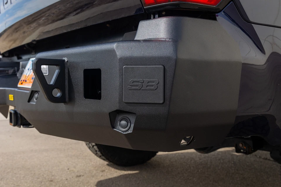 Parachoques trasero Smittybilt 613943 para Toyota Tundra 22-25 Foto 2 de 3