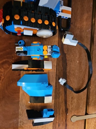 lego boost creative toolbox 17101,parts,incomplete. - Picture 3 of 7