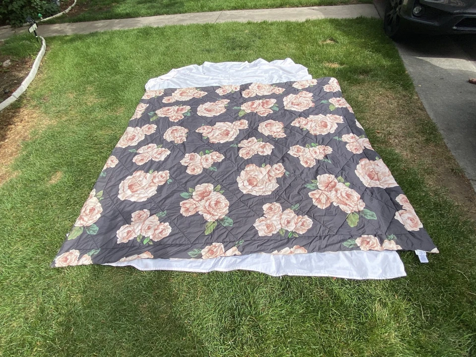 Pottery Barn Teen Emily & Meritt Bed Roses Full/queen Comforter Sham Set AS-IS - Image 3 of 4