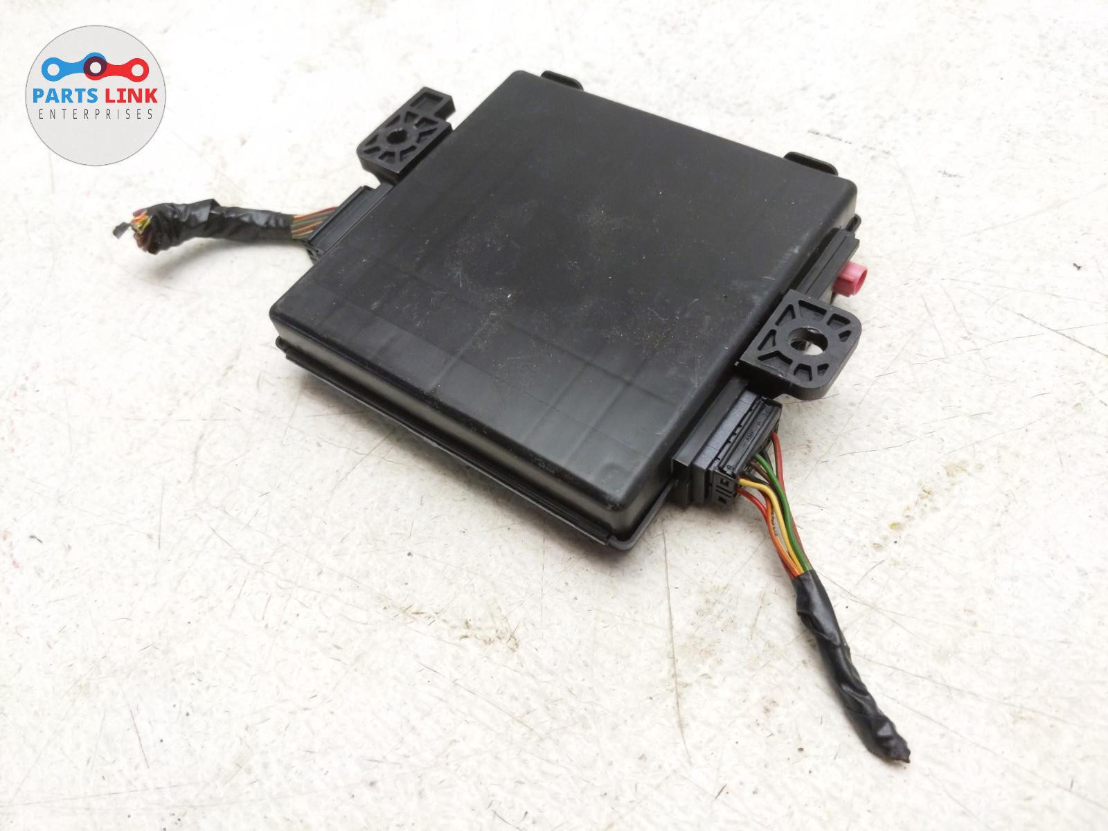 17-20 MASERATI LEVANTE REAR ROOF PASSIVE KEYLESS ENTRY START CONTROL MODULE M161