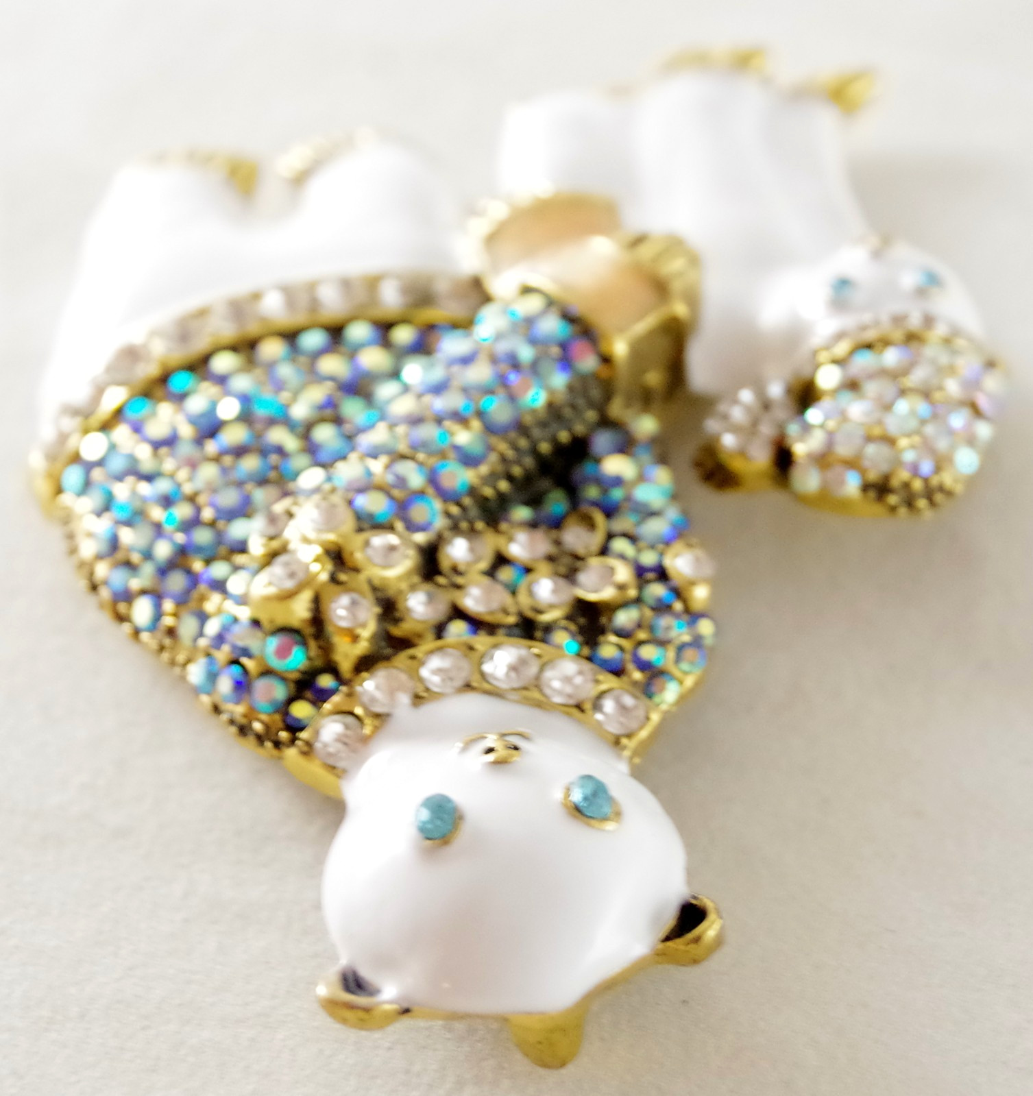 HEAVY 3" DESIGNER STYLE POLAR BEAR PALS IN SWEATER & HAT RHINESTONE BROOCH