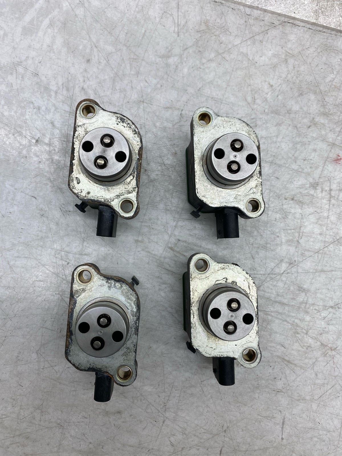 2020-2025 ASTON MARTIN DBX OEM 4.0L ENGINE VVT ACTUATOR SOLENOID SET 1779821600