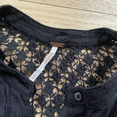 Free People Women's Crochet Lace Back Button Up Blouse Pocket Black X-Small - Picture 2 of 10