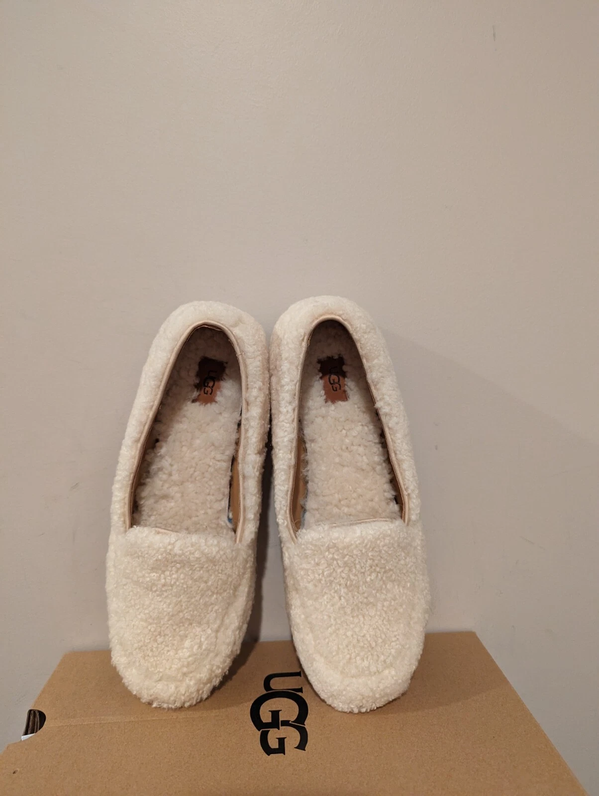 Mocassino Ugg Australia da donna Hailey Fluff Shearling taglia 10 nuovo con scatola