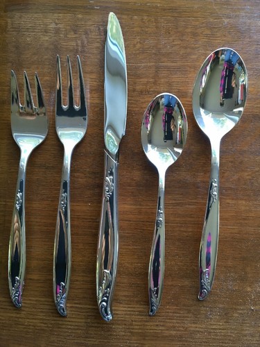 Holmes & Edwards Deepsilver Dinner Place Settings Vintage Silver plate - Picture 1 of 4