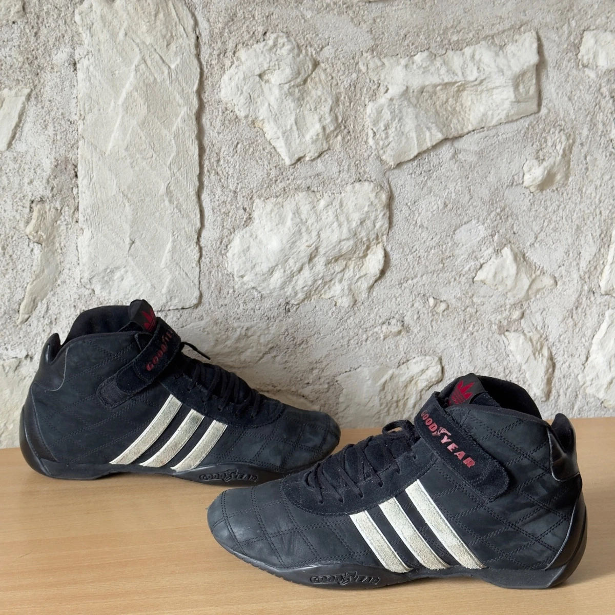 Bottes Adidas Homme Taille 43 1/3 - Style High-top Sneakers En Simili Cuir Marron - Occasion Très Bon état